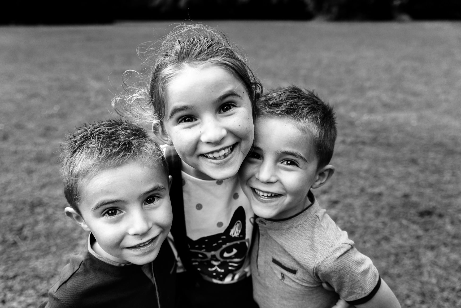 portrait photo d enfants au naturel - photographe lifestyle isere - floriane veyrenc
