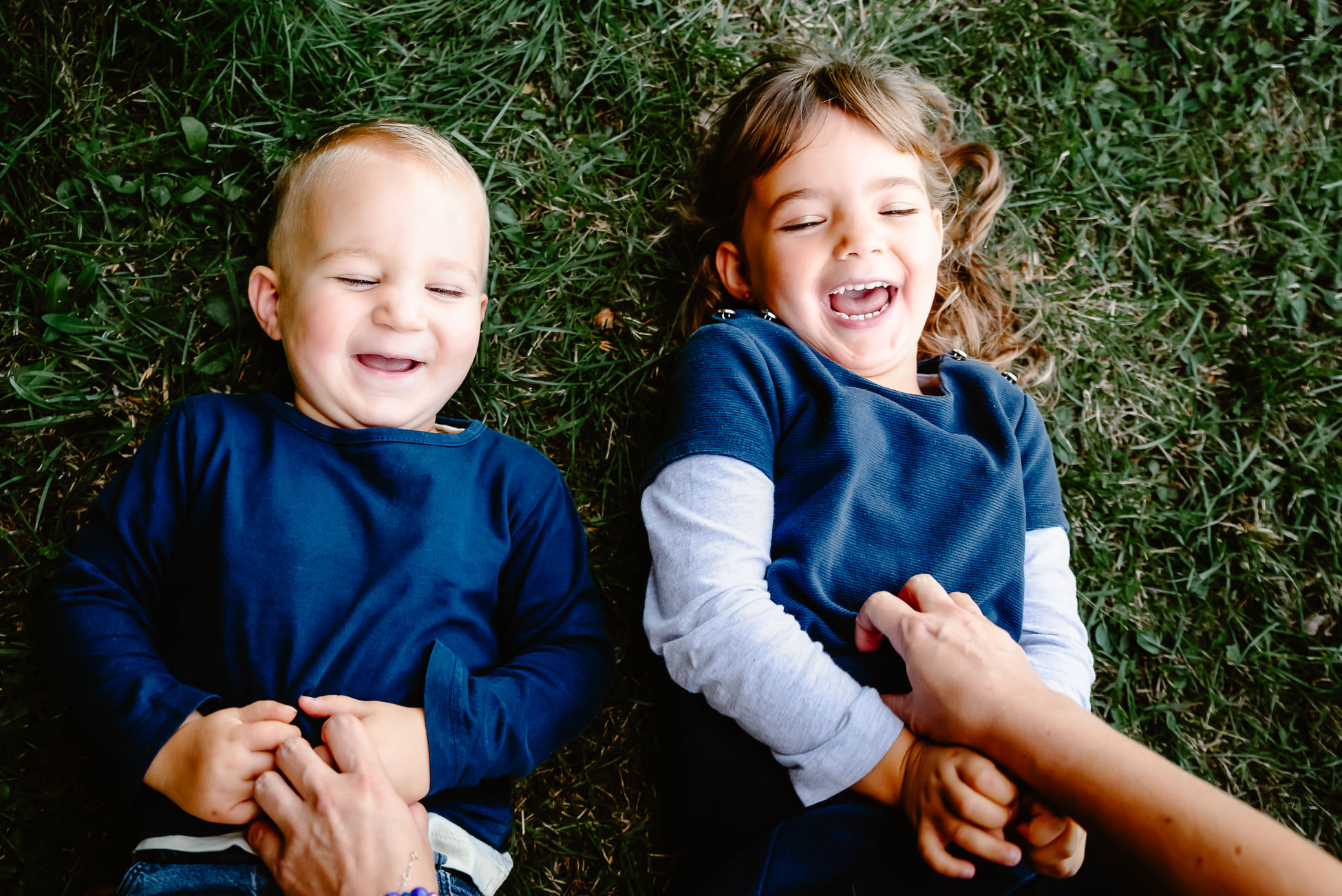 photo enfants au naturel - photographe famille bourgoin jallieu - floriane veyrenc